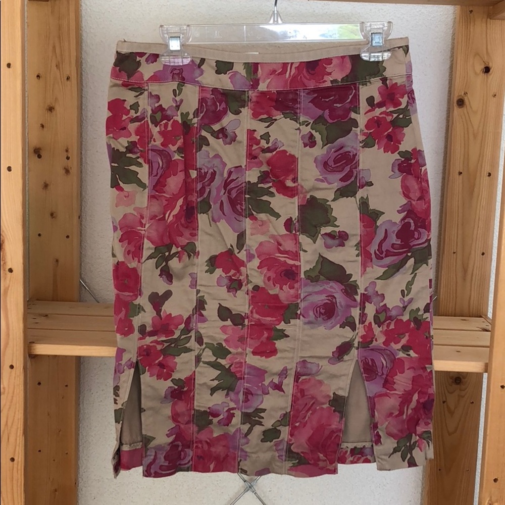 Floral skirt Anthropologie, size 4